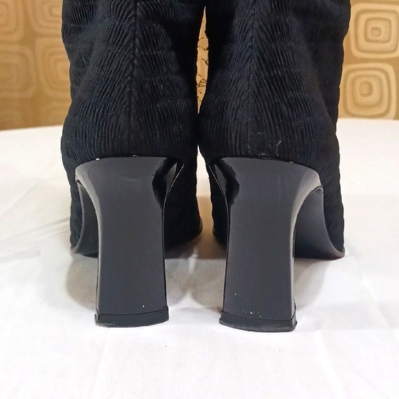 STUART WEITZMAN Black Textured Knee High Heeled Square Toe Boots Size 6 - Picture 8 of 13